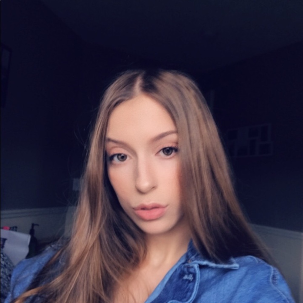 Meet your Posher, Makayla